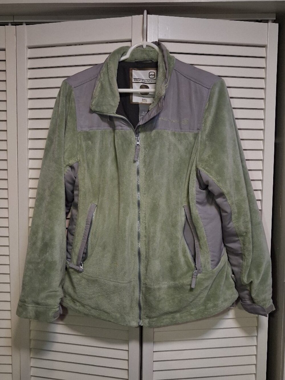 Free Country Green & Gray Fleece Jacket. Size XL